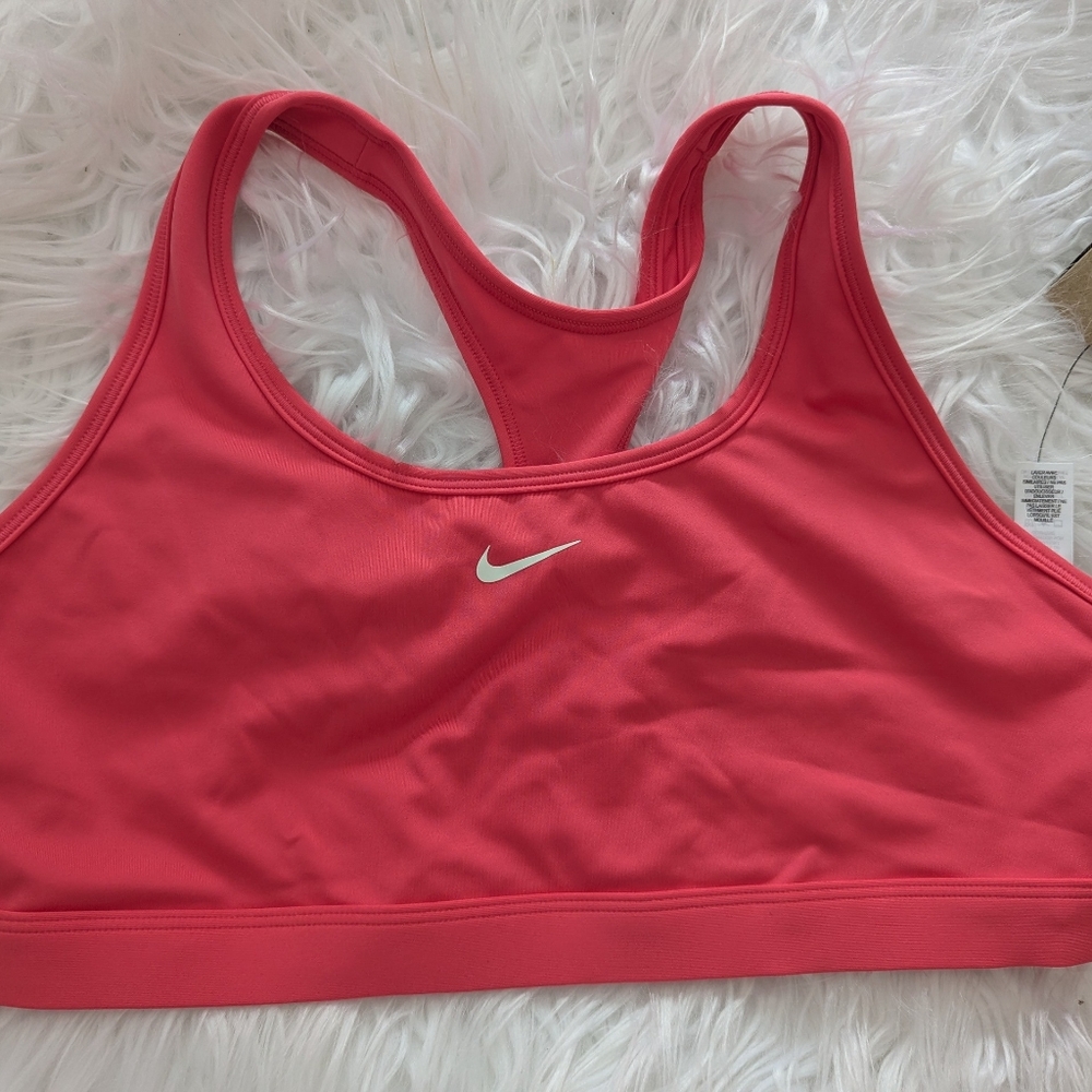 Nike Women's Vibrant Pink Sports Bra NWT